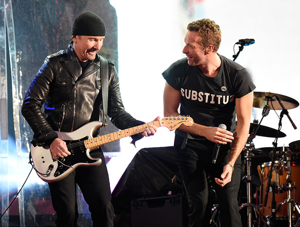 U2 > News > In Times Square for World AIDS Day