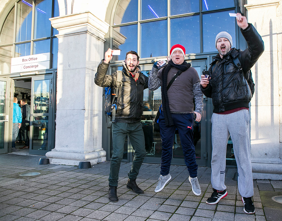 U2 > Gallery > U2 fans