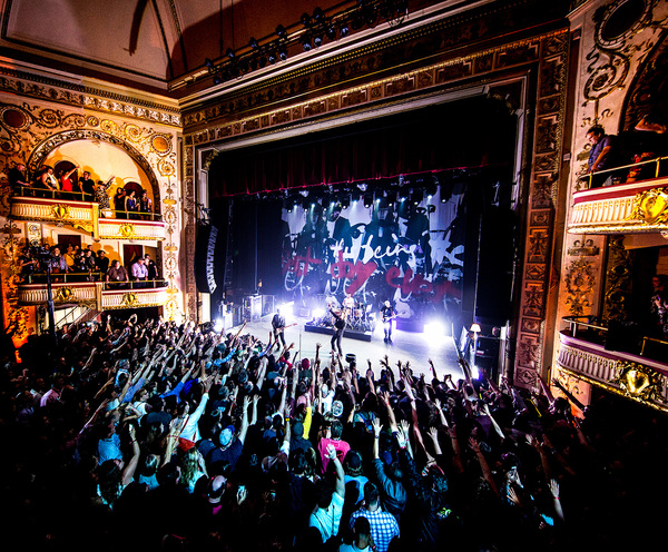 U2 > News > U2 Live at the Apollo is landing